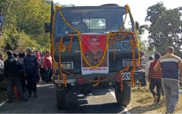  पंचतत्व में विलीन होंगे शहीद जवान गौतम लाल, पार्थिव शरीर पहुंचा गांव