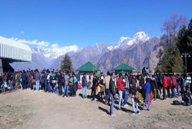  क्रिसमस और नए साल में पर्यटकों के खैरमकदम के लिए औली तैयार, होटलों की बुकिंग फुल