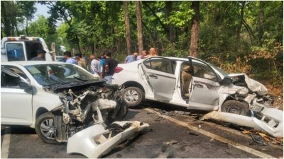  देहरादून : जौलीग्रांट एयरपोर्ट रोड पर दो कारों की जबरदस्त भिड़ंत, छह घायल