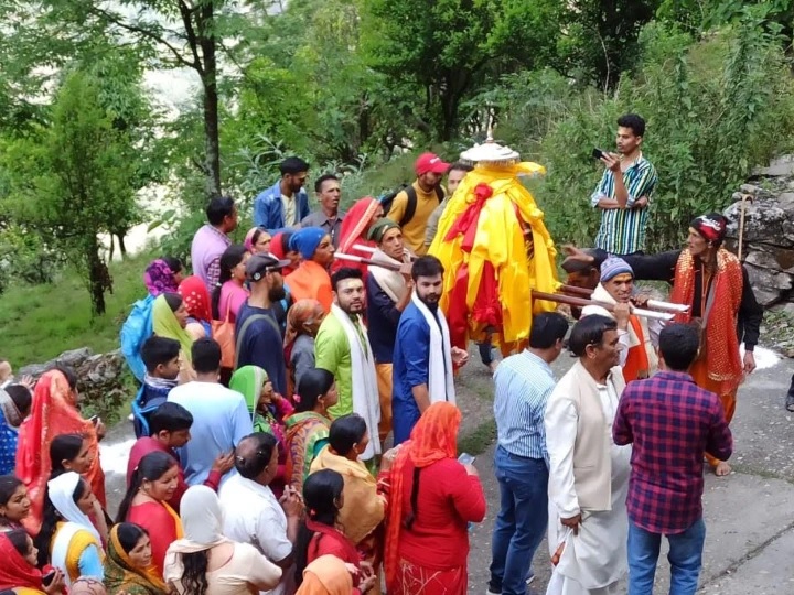  द्वितीय केदार भगवान मदमहेश्वर की डोली धाम के लिए रवाना, 19 मई को खुलेंगे कपाट