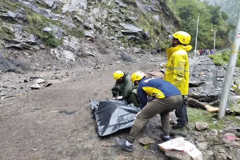  रूद्रप्रयाग : केदारनाथ यात्रा मार्ग पर पहाड़ी से  पत्थर गिरने से एक तीर्थयात्री की मौत