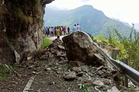 उत्तराखंड: लगातार बारिश के चलते 59 से ज्यादा सड़कें अब भी अवरुद्ध