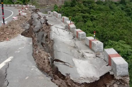 उत्तराखंड में बारिश का कहर जारी, अभी भी 384 सड़कें बंद