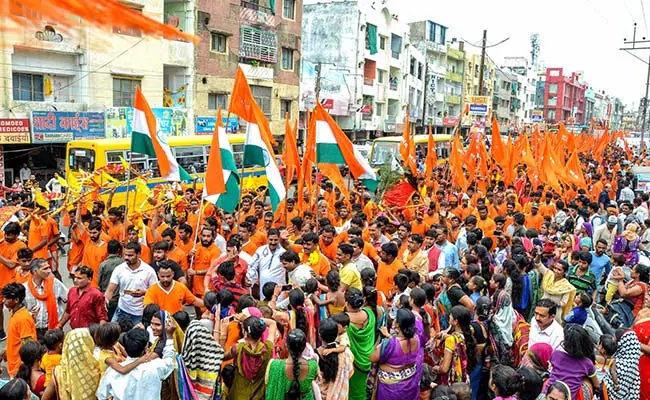  Kanwar Yatra 2022: गंगा पूजन के साथ आज से कांवड़ यात्रा शुरू, कांवड़ियों के वेश में ड्यूटी देंगे पुलिसकर्मी