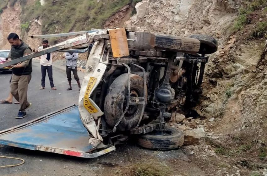  बागेश्वर-गिरेछीना मोटर मार्ग पर खाई में गिरा वाहन, हादसे में तीन की मौत