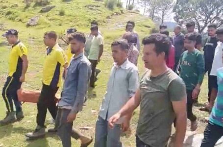 उत्तराखंड: जंगल में घास काटते समय अचानक बोल्डर चपेट में आने से महिला की मौत