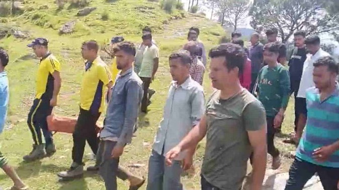 उत्तराखंड: जंगल में घास काटते समय अचानक बोल्डर चपेट में आने से महिला की मौत
