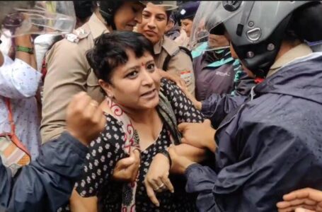 देहरादून:महिला अपराधों के खिलाफ कांग्रेस ने निकाला ‘न्याय मार्च’, पुलिस से हुई झड़प