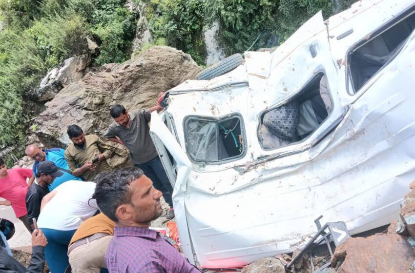 रुद्रप्रयाग में हादसा: चलते वाहन पर पहाड़ी से गिरा बोल्डर, एक की मौत