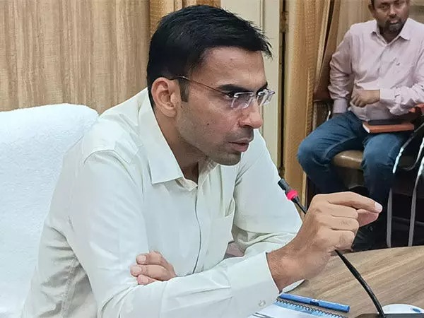  देहरादून में बर्ड फ्लू अलर्ट, सीमाओं पर सख्त निगरानी और मुर्गा-मांस पर रोक