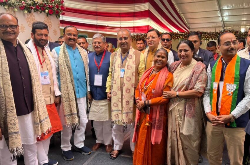  सीएम धामी बिहार के नवनिर्वाचित सरकार के शपथ ग्रहण समारोह में हुए सम्मिलित