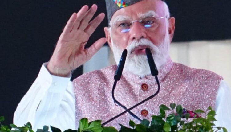  पीएम ने उत्तराखंड की विकास यात्रा से जुड़े युवाओं, उद्यमियों, महिलाओं से किया संवाद
