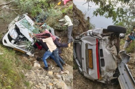  उत्तराखंड: गहरी खाई में गिरी कार, 2 लोगों की दर्दनाक मौत, एक घायल