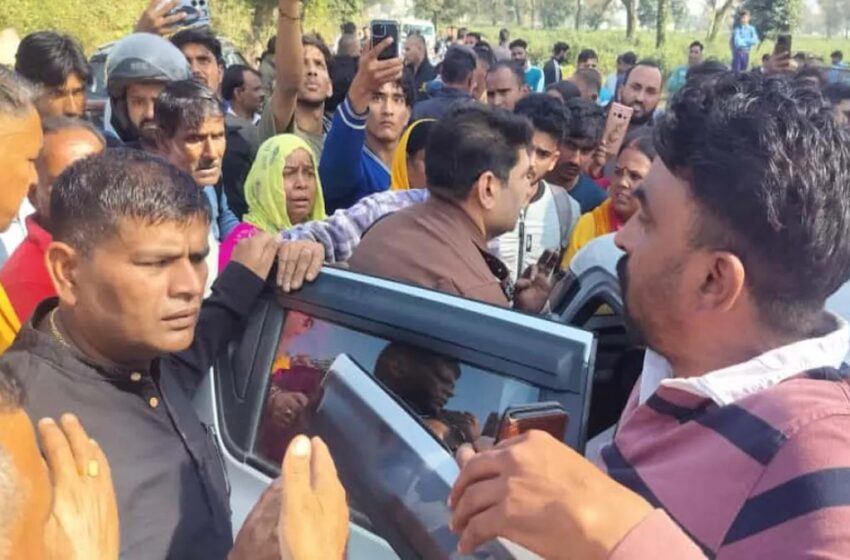  देहरादून में खनन से भरे ट्रैक्टर ट्राली ने युवक को रौंदा, लोगों ने जमकर किया हंगामा