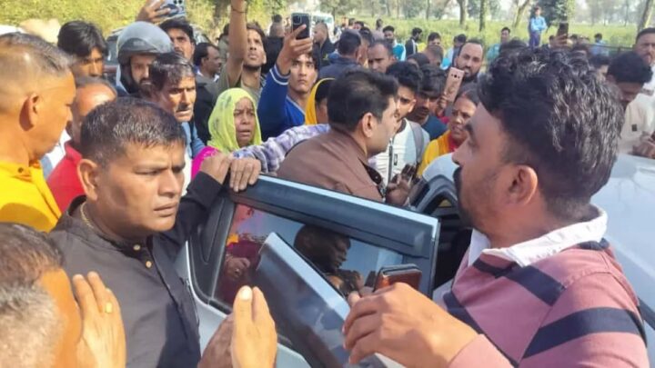 देहरादून में खनन से भरे ट्रैक्टर ट्राली ने युवक को रौंदा, लोगों ने जमकर किया हंगामा