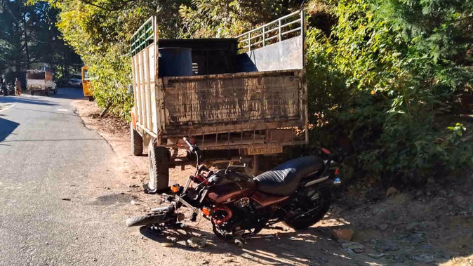  उत्तराखंड: ट्रक से जा टकराए बाइक सवार,दो की मौत