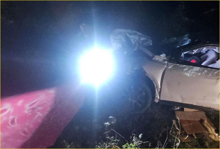  उत्तराखंड: खाई में गिरी गाजियाबाद के पर्यटकों की कार, मामा-भांजी की मौत