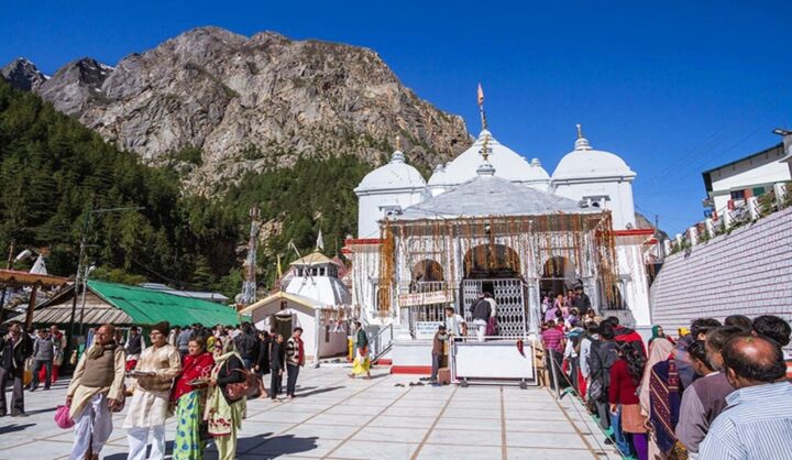 चारधाम गैर हिंदू बैन मामला: गंगोत्री मंदिर समिति का बयान- ‘जो गोमूत्र पियेगा उसका स्वागत’