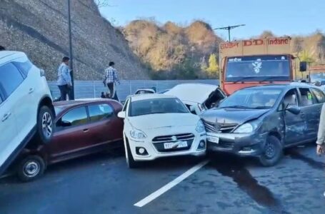 दिल्ली-देहरादून एक्सप्रेसवे: अचानक एक के बाद एक 6 गाड़ियां आपस में टकराईं