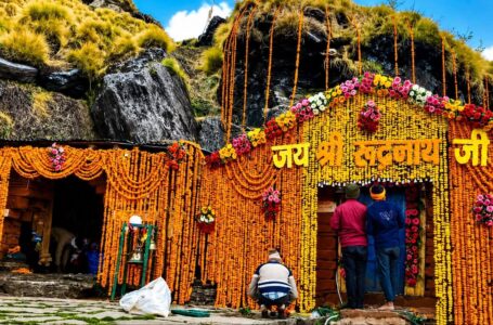 भक्तों के लिए खुले रुद्रनाथ मंदिर के कपाट, हर-हर महादेव के जयकारे से गूंजा परिसर