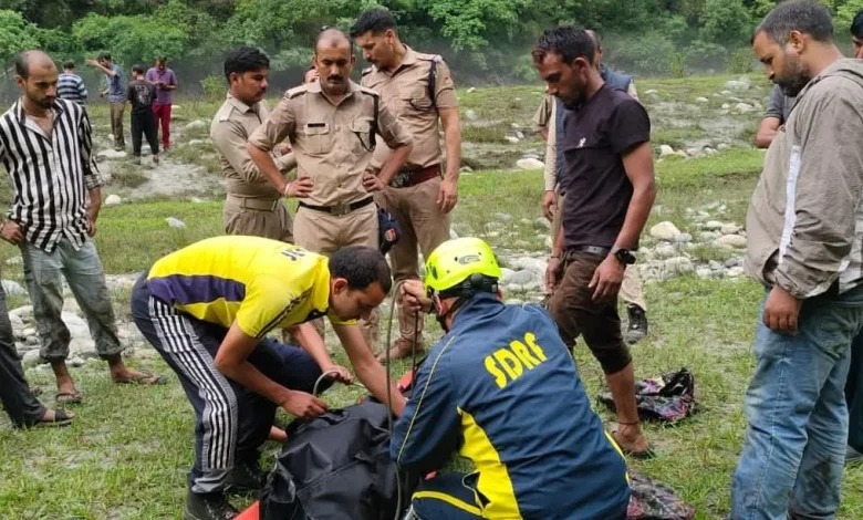  उत्तरकाशी: अनियंत्रित डंपर गहरी खाई में गिरा, चालक की मौके पर मौत